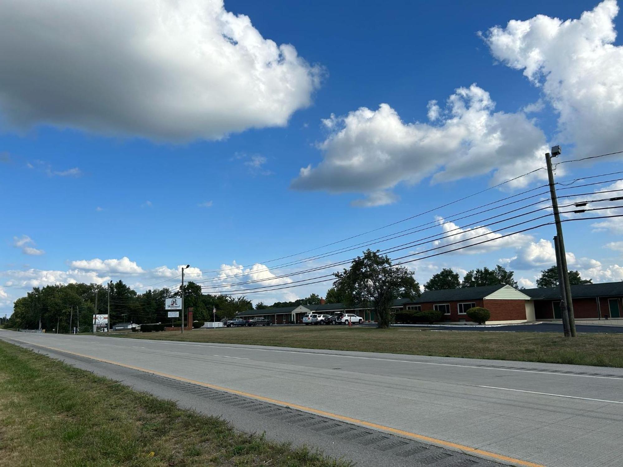 Hillcrest Motel By Oyo Aurora Near Lawrenceburg Exterior photo