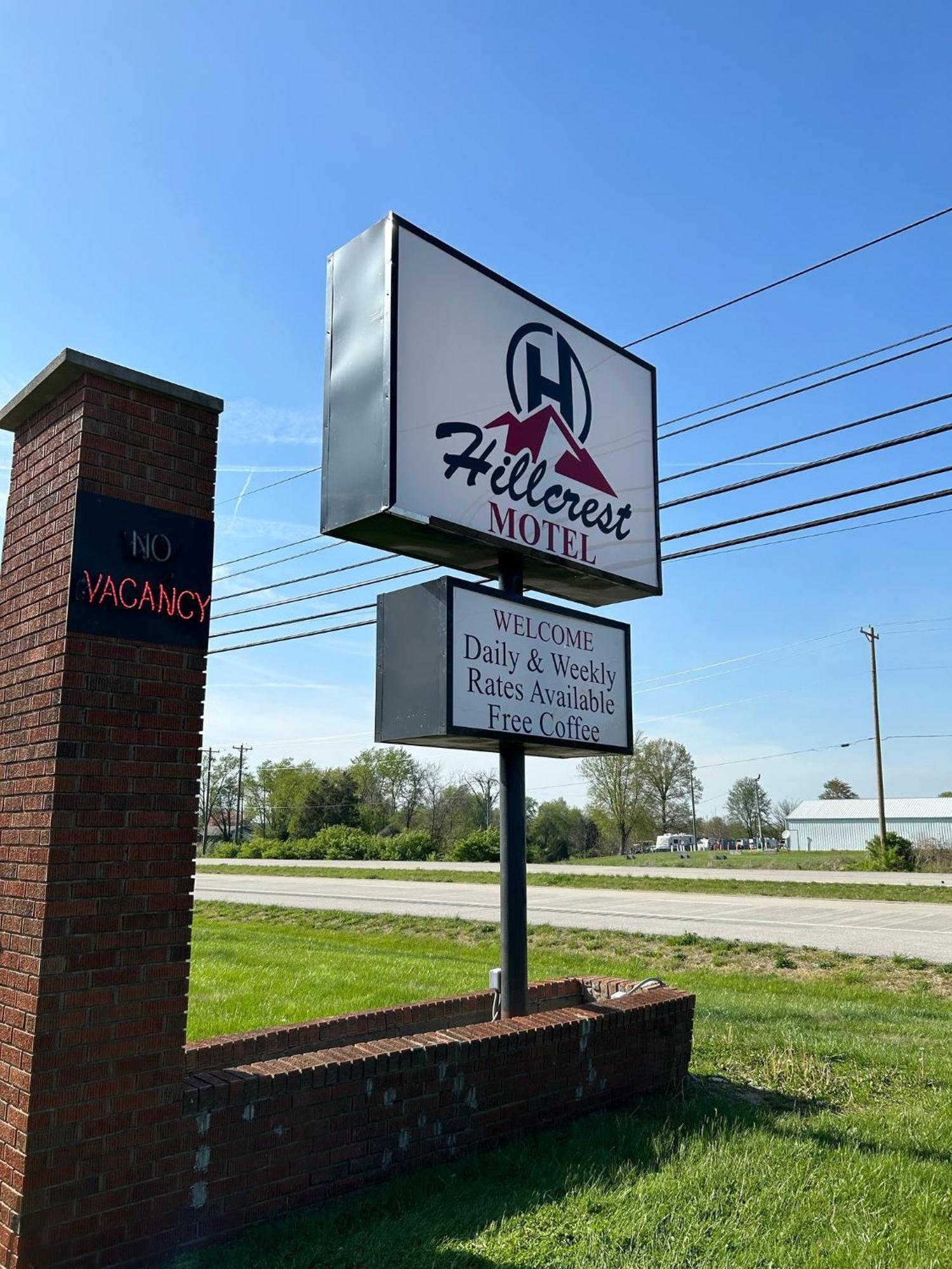 Hillcrest Motel By Oyo Aurora Near Lawrenceburg Exterior photo